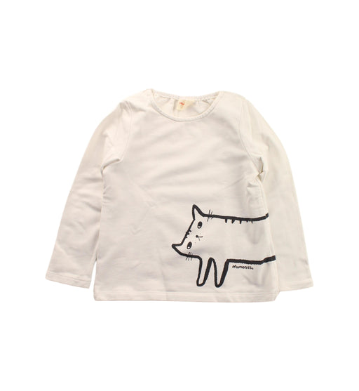 A White Long Sleeve T Shirts from Momonittu in size 4T for girl. (Front View)