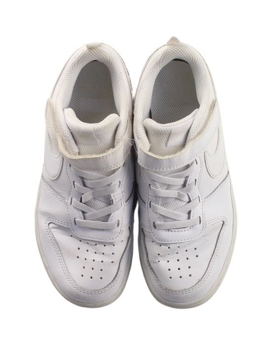 A White Sneakers from Nike in size 7Y for boy. (Back View)