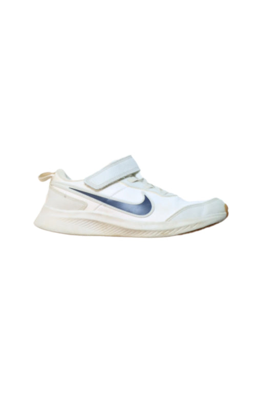 A White Sneakers from Nike in size 9Y for boy. (Front View)