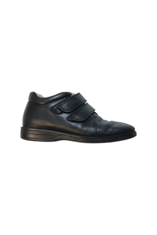 A Black Dress Shoes from Dr. Kong in size 7Y for boy. (Front View)