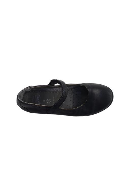 A Black Flats from Geox in size 7Y for girl. (Front View)