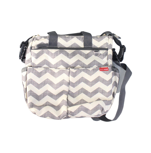 A Ivory Diaper Bags from Skip Hop in size O/S for neutral. (Front View)
