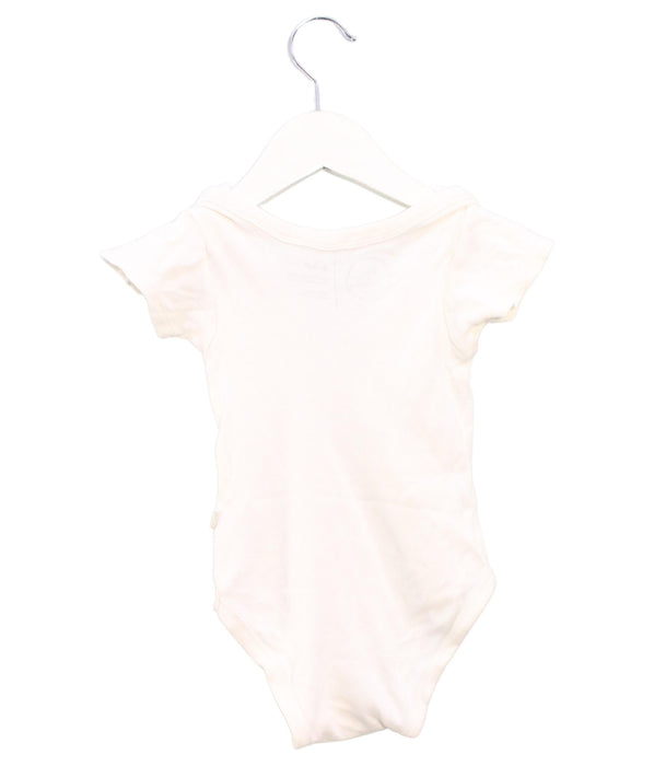 A Ivory Short Sleeve Bodysuits from Finn + Emma in size 3-6M for neutral. (Back View)