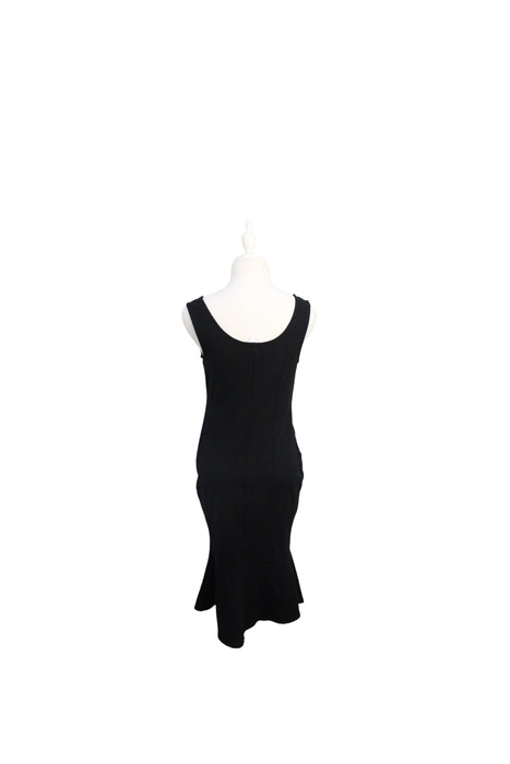 A Black Sleeveless Dresses from Ingrid & Isabel in size S for maternity. (Back View)