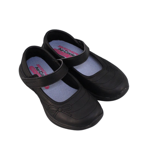 A Black Flats from Skechers in size 5T for girl. (Front View)