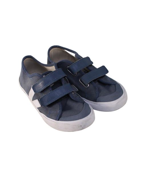 A Blue Sneakers from Veja in size 9Y for boy. (Front View)