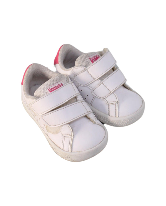 A White Sneakers from Onitsuka Tiger in size 18-24M for boy. (Front View)