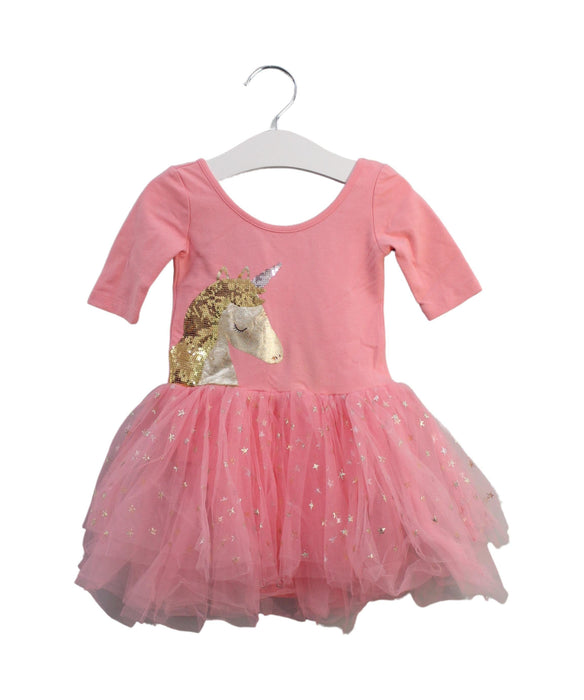A Pink Short Sleeve Dresses from Seed in size 2T for girl. (Front View)