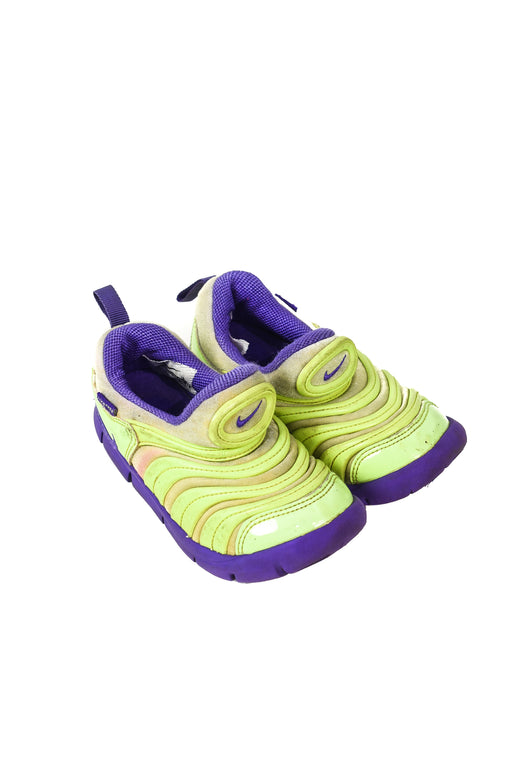 10045713 Nike Kids~Sneakers 4T (EU 27) at Retykle